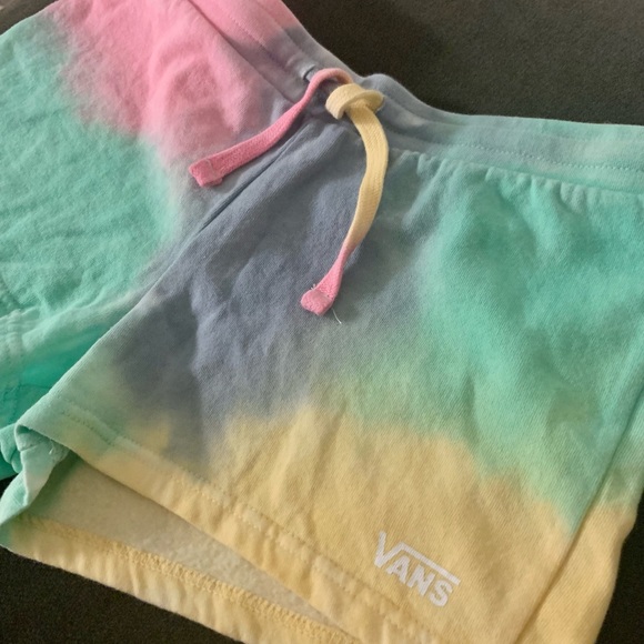 VANS Tie Dyed Shorts Women’s - NWT - Picture 2 of 5